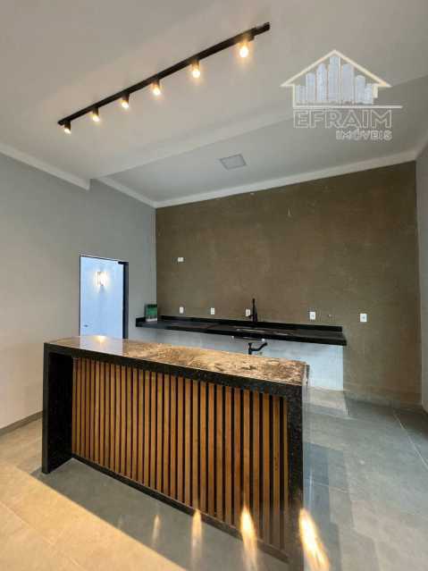 Casa, 3 quartos, 235 m² - Foto 1