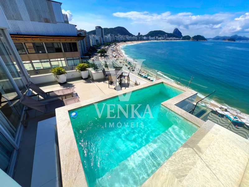 Cobertura, 3 quartos, 239 m² - Foto 1