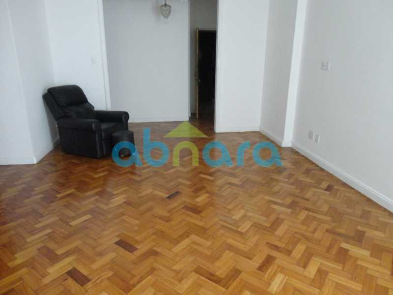 Apartamento à venda com 3 quartos, 220m² - Foto 2