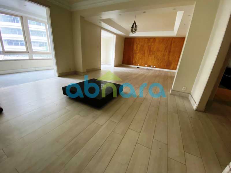 Apartamento à venda com 4 quartos, 227m² - Foto 1