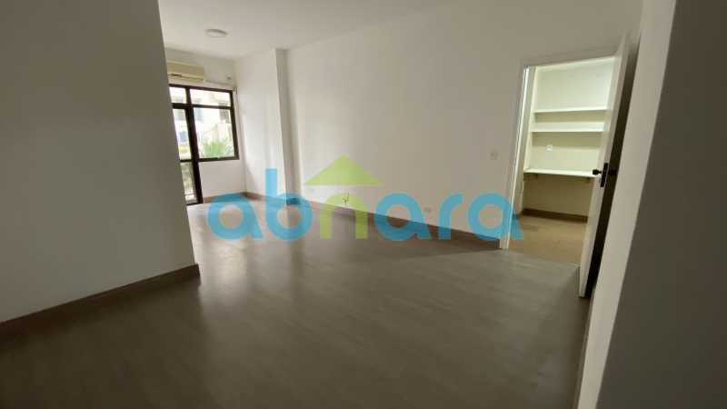 Apartamento à venda com 3 quartos, 110m² - Foto 1