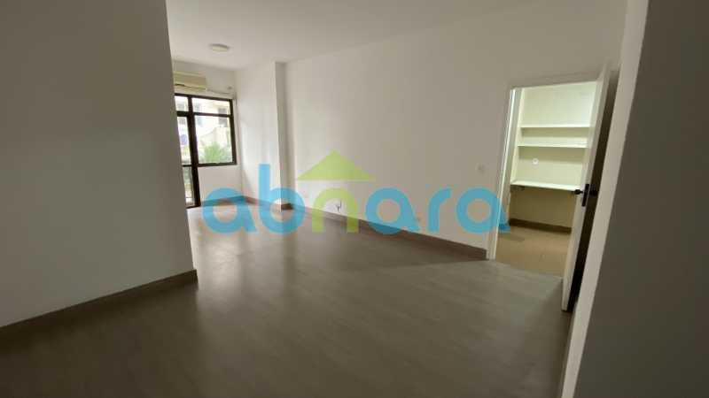 Apartamento à venda com 3 quartos, 110m² - Foto 2