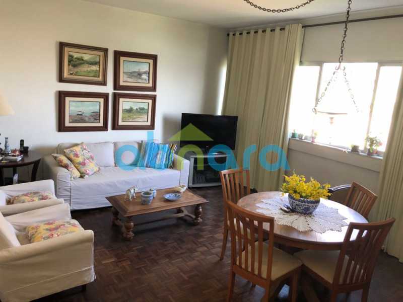 Apartamento à venda com 4 quartos, 138m² - Foto 2