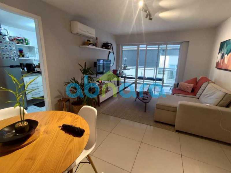 Apartamento à venda com 2 quartos, 90m² - Foto 4