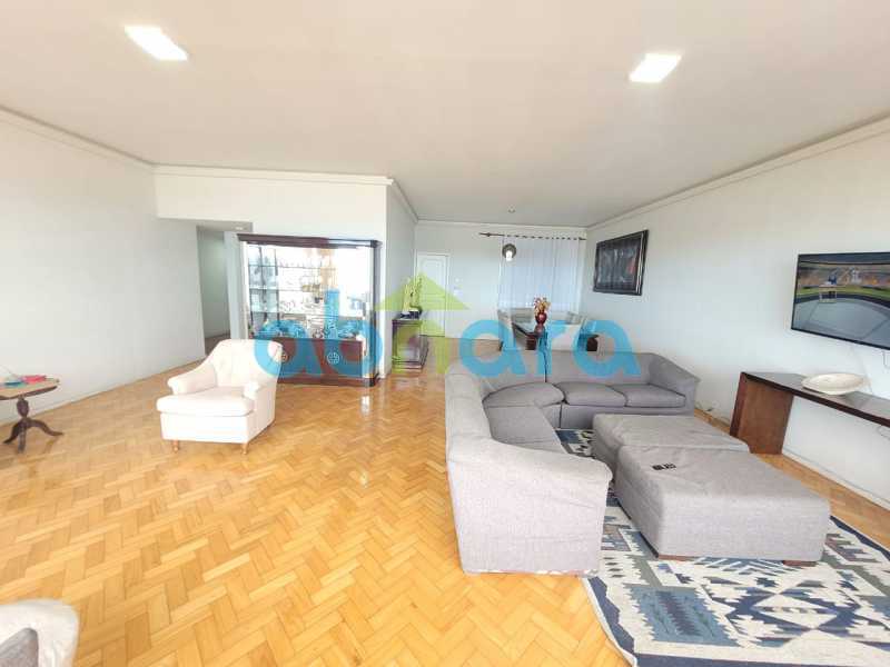 Apartamento para alugar com 4 quartos, 220m² - Foto 3