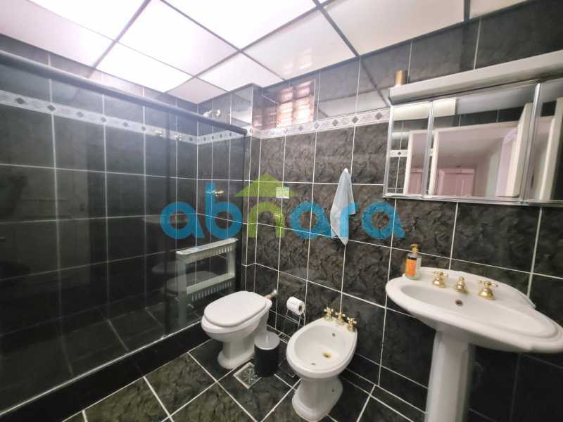 Apartamento para alugar com 4 quartos, 220m² - Foto 12