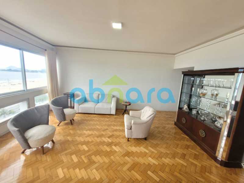 Apartamento para alugar com 4 quartos, 220m² - Foto 2