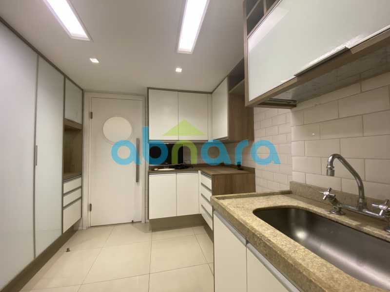 Apartamento à venda com 3 quartos, 135m² - Foto 17