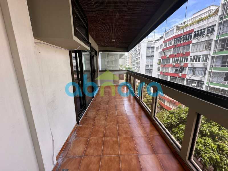 Apartamento à venda com 3 quartos, 106m² - Foto 1