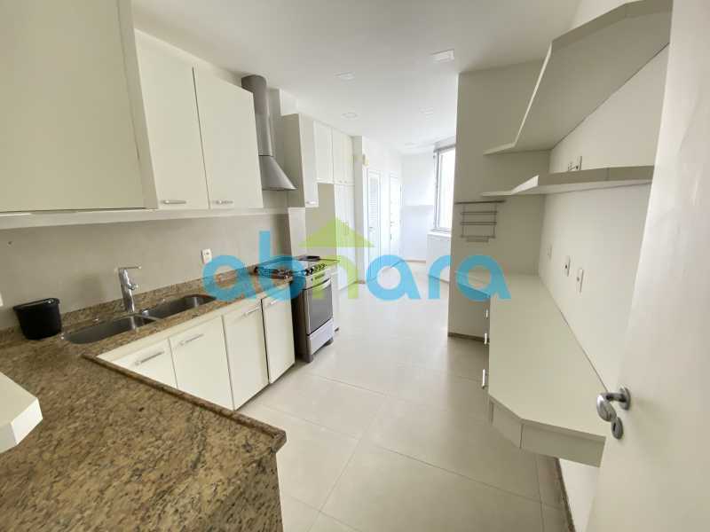 Apartamento à venda com 4 quartos, 140m² - Foto 4