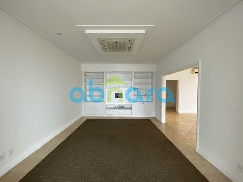 Apartamento à venda com 3 quartos, 300m² - Foto 2