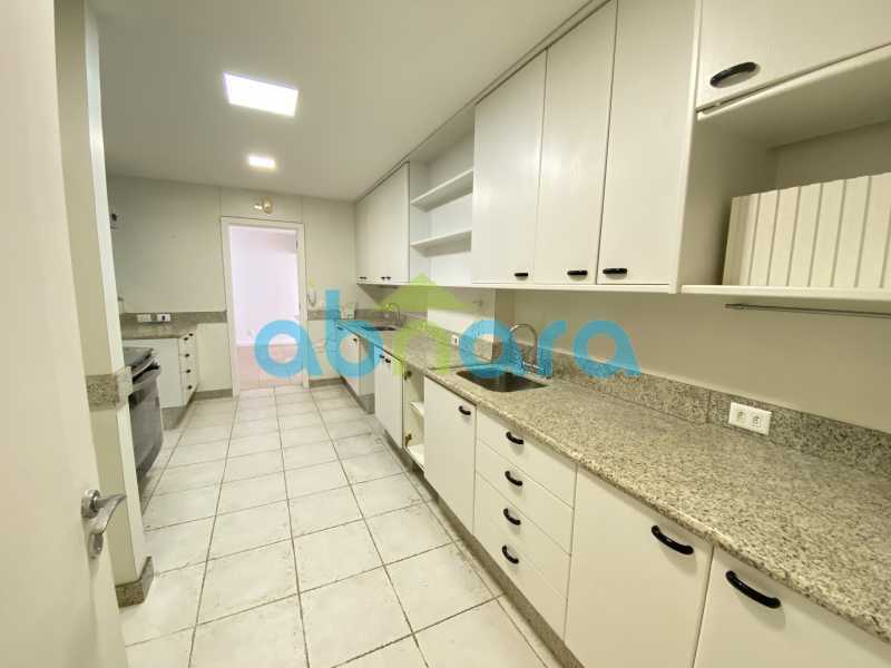 Apartamento à venda com 3 quartos, 300m² - Foto 9