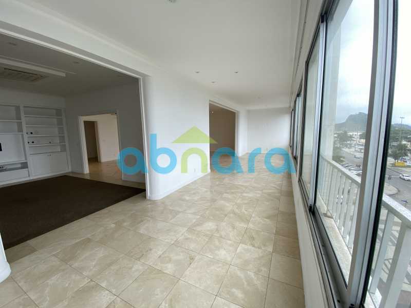 Apartamento para alugar com 3 quartos, 300m² - Foto 1