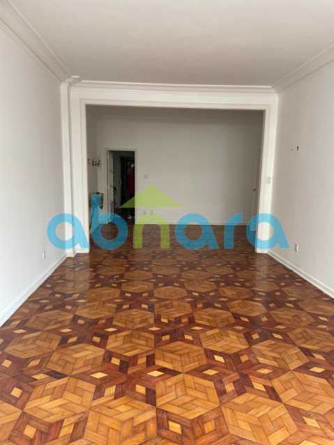 Apartamento à venda com 3 quartos, 130m² - Foto 2