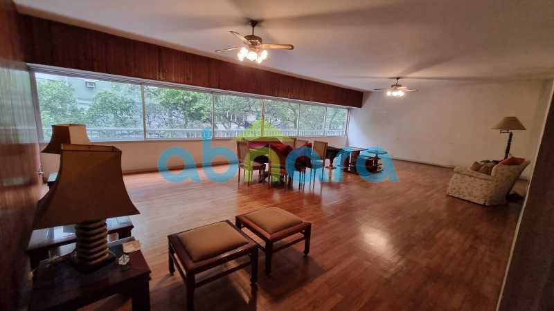 Apartamento à venda com 4 quartos, 300m² - Foto 2