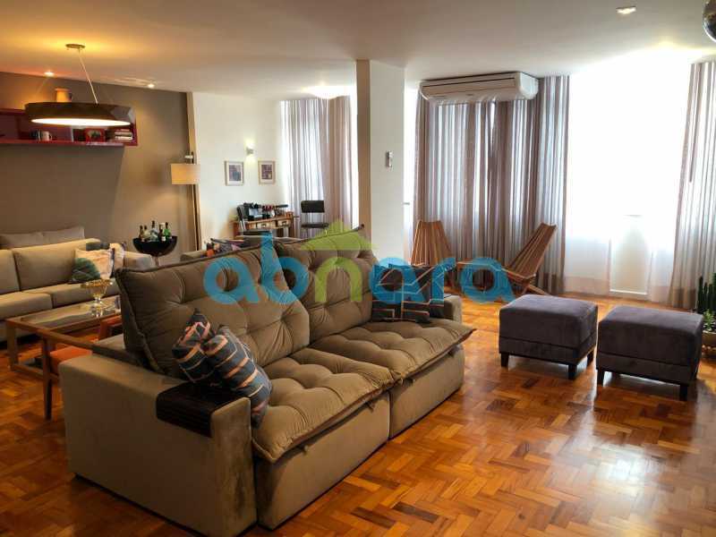 Apartamento à venda com 4 quartos, 200m² - Foto 2