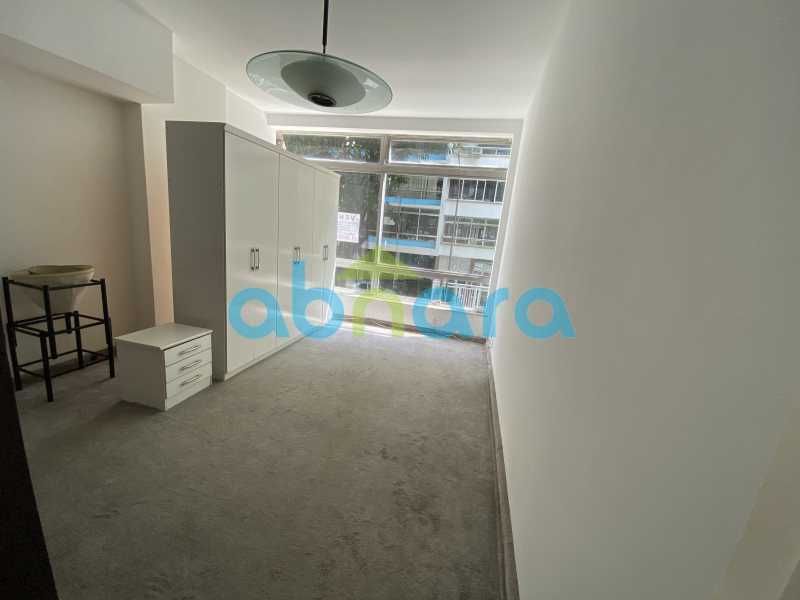 Apartamento à venda com 3 quartos, 225m² - Foto 3