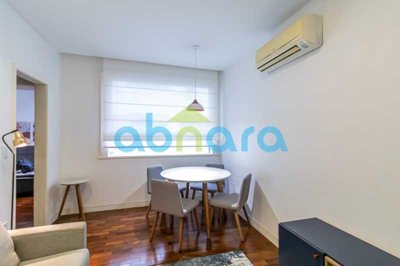 Apartamento à venda com 2 quartos, 80m² - Foto 2