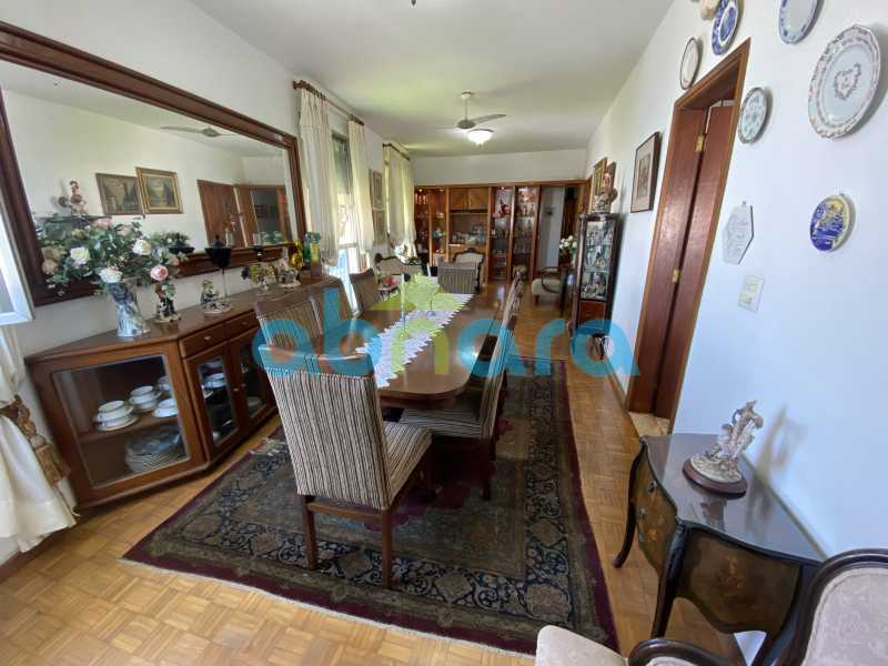 Apartamento à venda com 3 quartos, 160m² - Foto 2