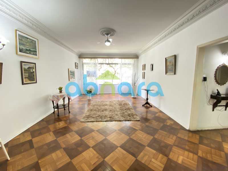 Apartamento à venda com 3 quartos, 191m² - Foto 2