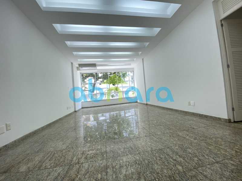 Apartamento à venda com 3 quartos, 160m² - Foto 1