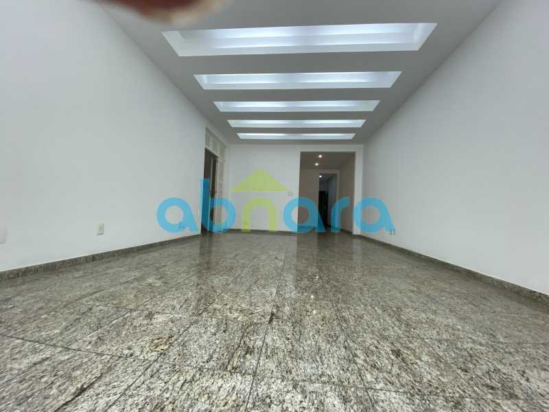 Apartamento à venda com 3 quartos, 160m² - Foto 3