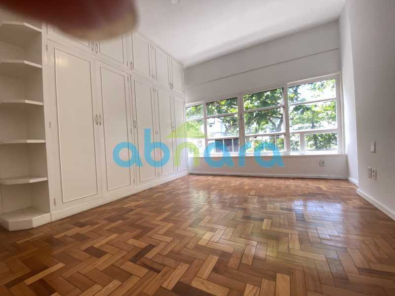 Apartamento à venda com 3 quartos, 160m² - Foto 4