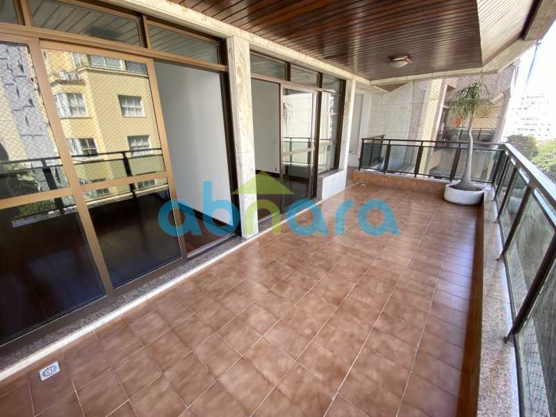 Apartamento à venda com 3 quartos, 200m² - Foto 5