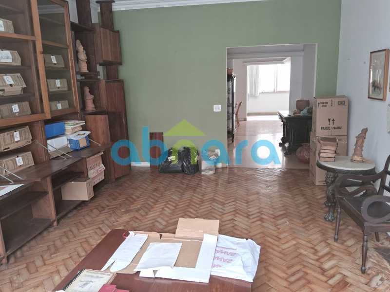 Apartamento à venda com 3 quartos, 208m² - Foto 1