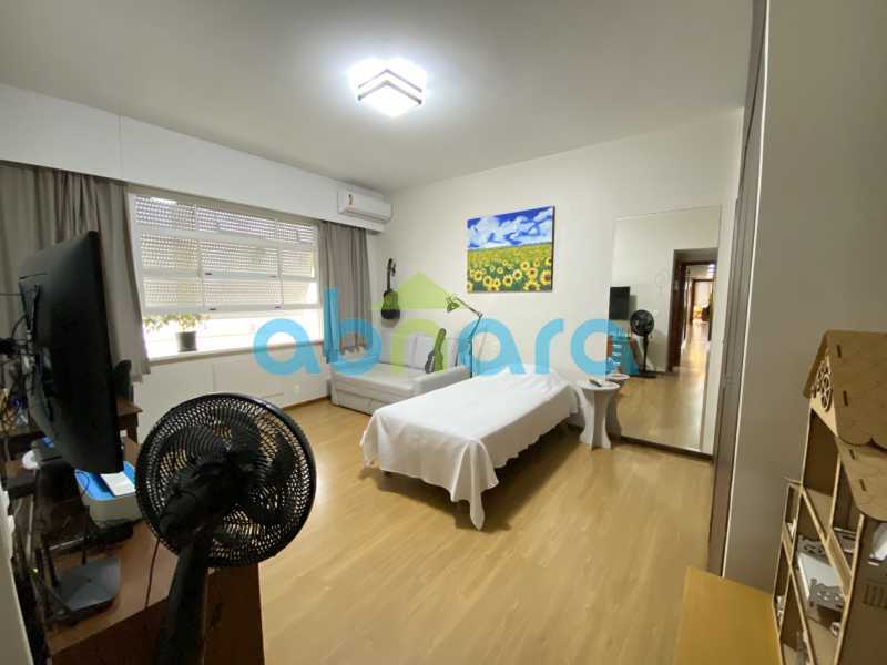 Apartamento à venda com 3 quartos, 240m² - Foto 11