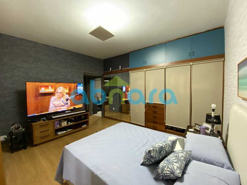 Apartamento à venda com 3 quartos, 240m² - Foto 17