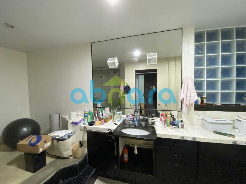 Apartamento à venda com 3 quartos, 240m² - Foto 18