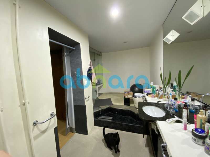 Apartamento à venda com 3 quartos, 240m² - Foto 19