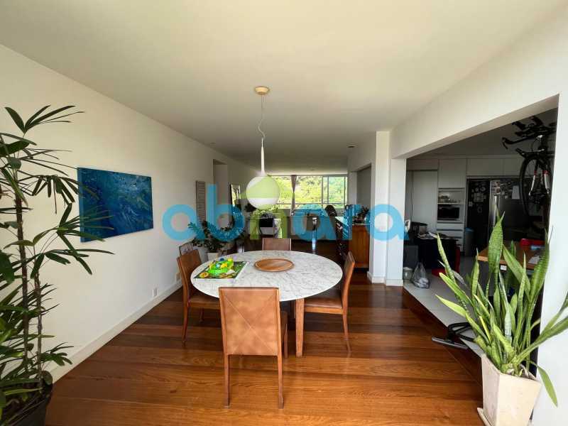 Apartamento à venda com 4 quartos, 209m² - Foto 10