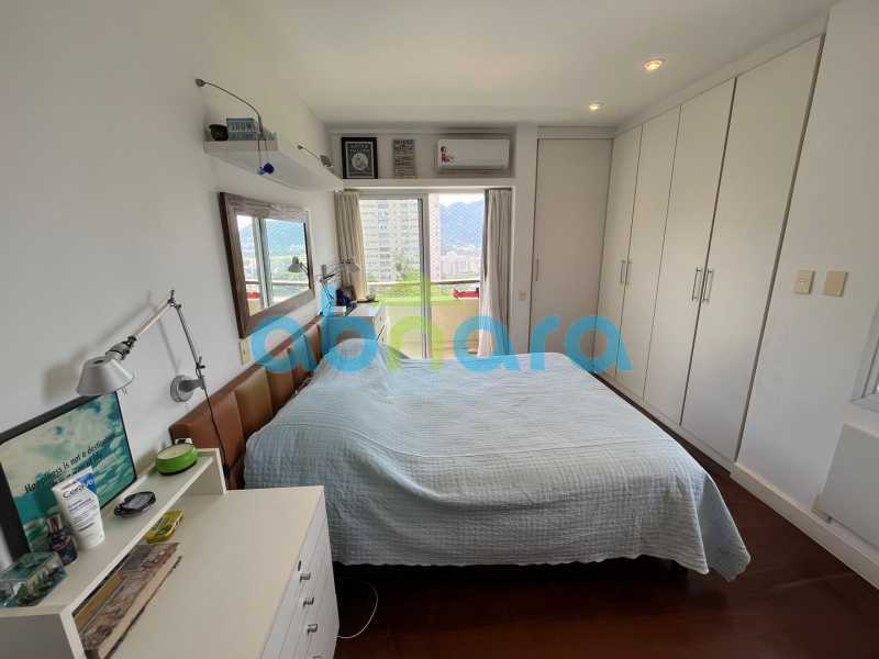 Apartamento à venda com 4 quartos, 209m² - Foto 14