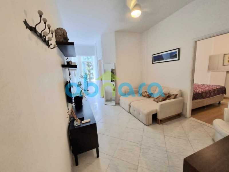 Apartamento à venda com 2 quartos, 68m² - Foto 3