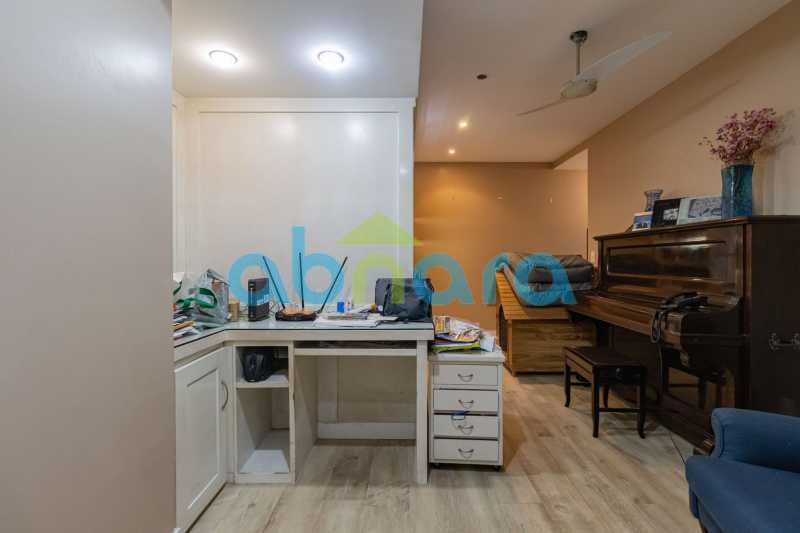 Apartamento à venda com 4 quartos, 228m² - Foto 11