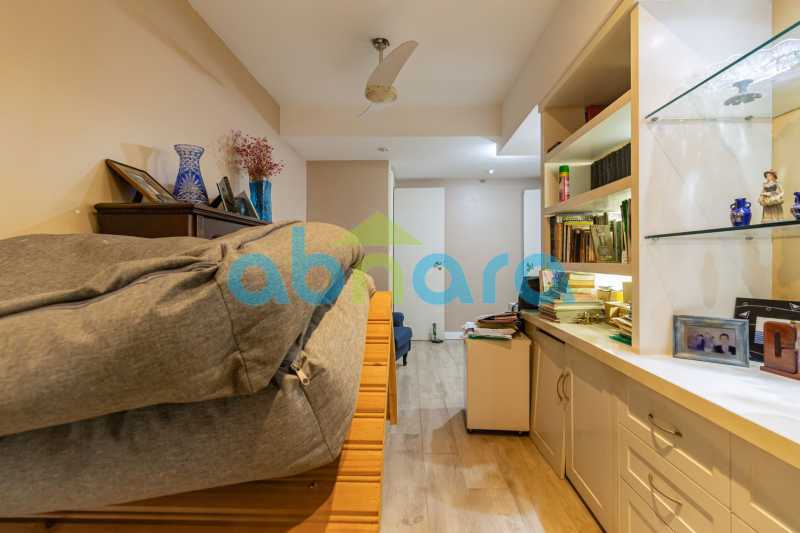 Apartamento à venda com 4 quartos, 228m² - Foto 13