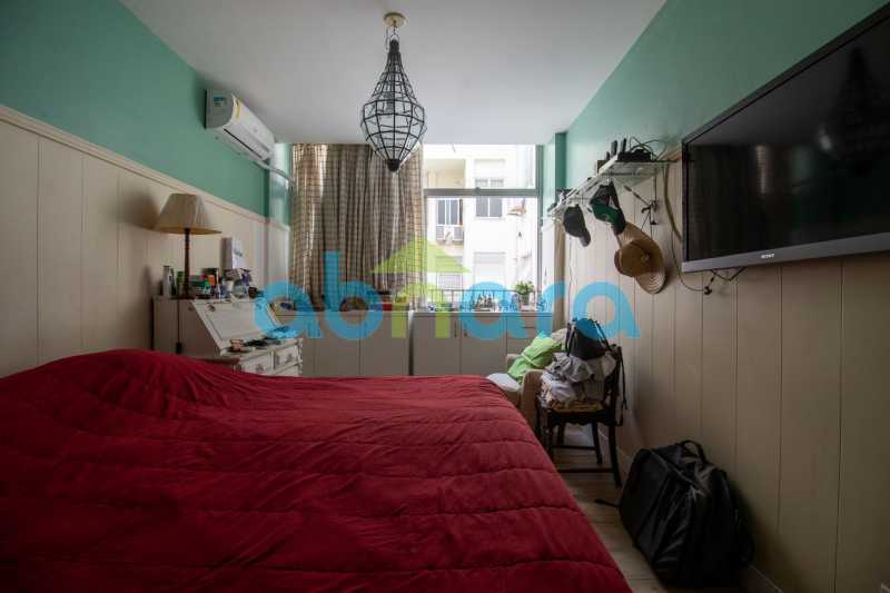 Apartamento à venda com 4 quartos, 228m² - Foto 20