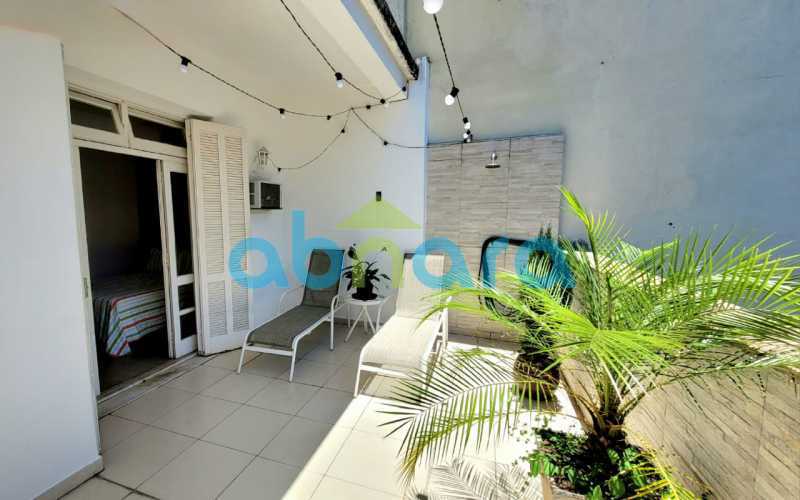 Apartamento à venda com 3 quartos, 185m² - Foto 2