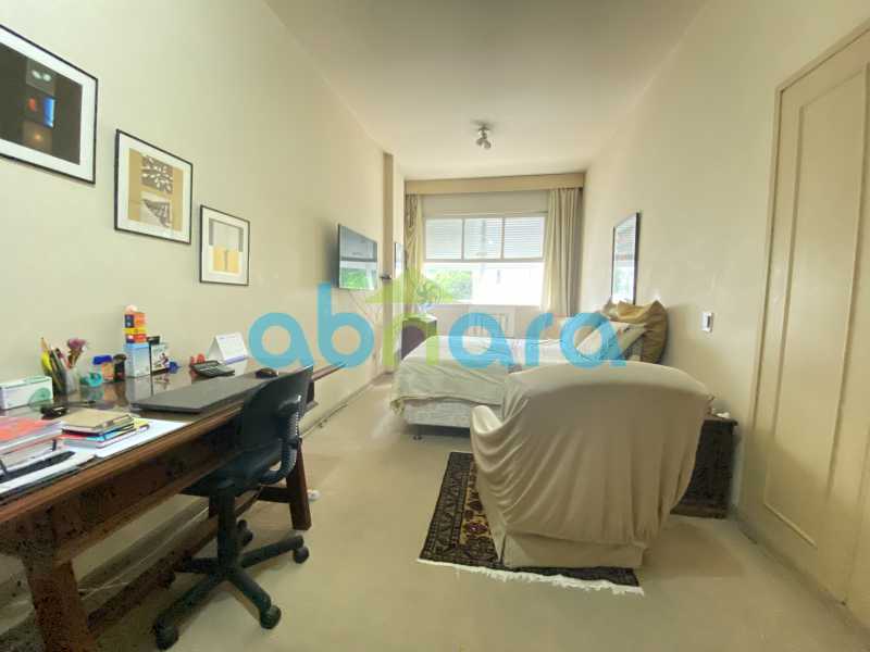 Apartamento à venda com 4 quartos, 240m² - Foto 11