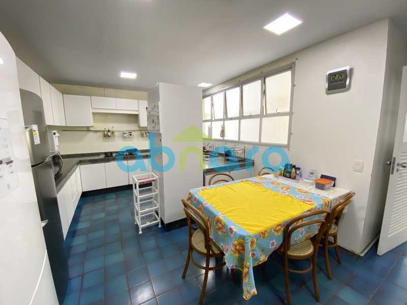 Apartamento à venda com 4 quartos, 250m² - Foto 14