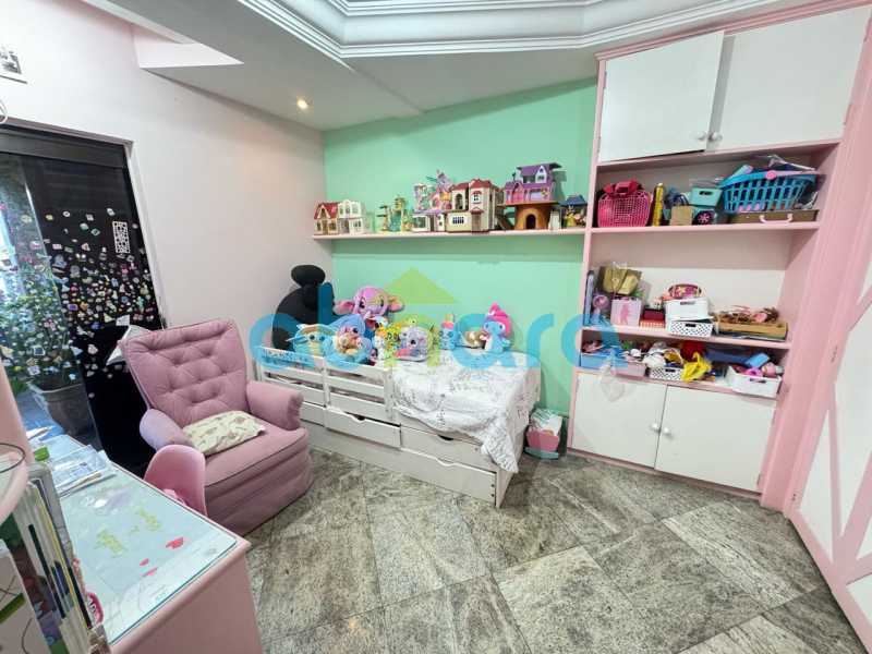 Cobertura à venda com 3 quartos, 300m² - Foto 9