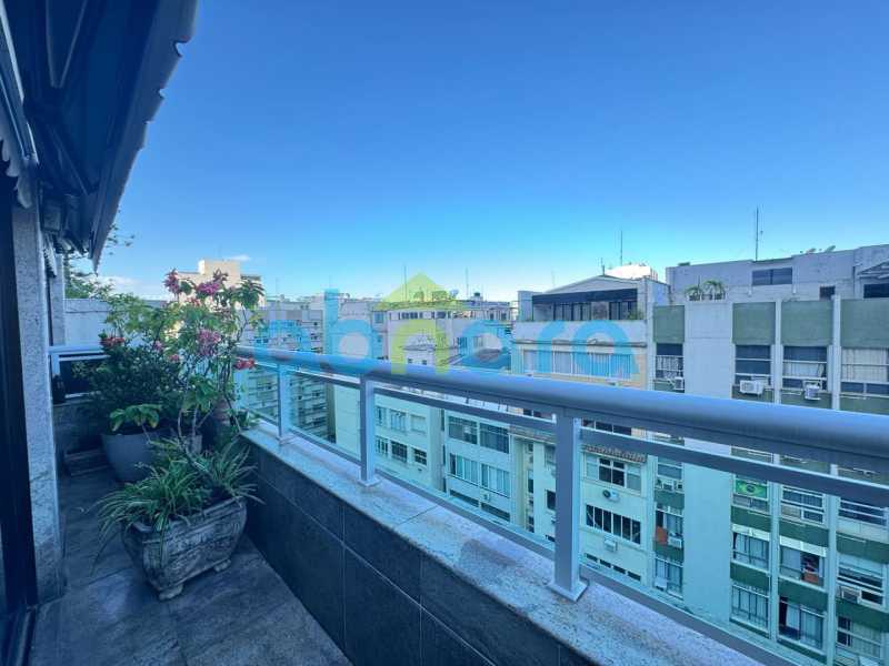 Cobertura à venda com 3 quartos, 300m² - Foto 13