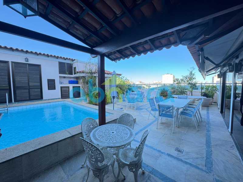Cobertura à venda com 3 quartos, 300m² - Foto 18