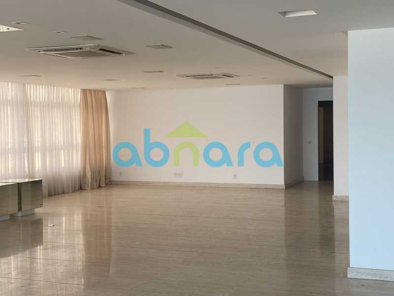 Apartamento à venda com 3 quartos, 320m² - Foto 2