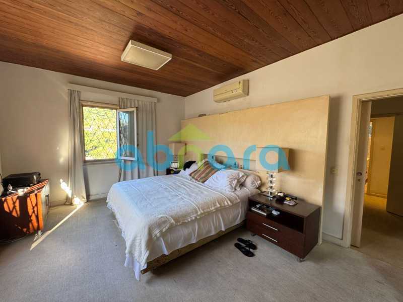 Casa à venda com 4 quartos, 452m² - Foto 18