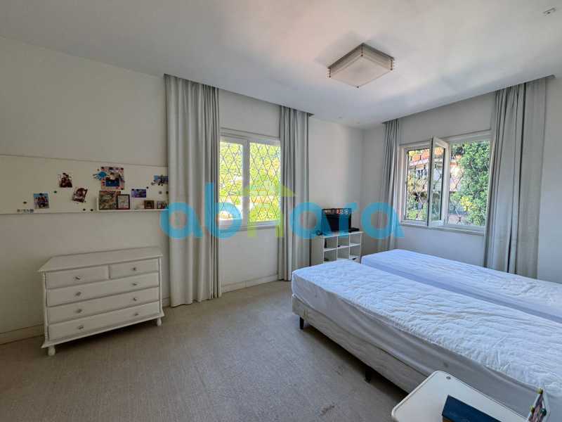Casa à venda com 4 quartos, 452m² - Foto 24