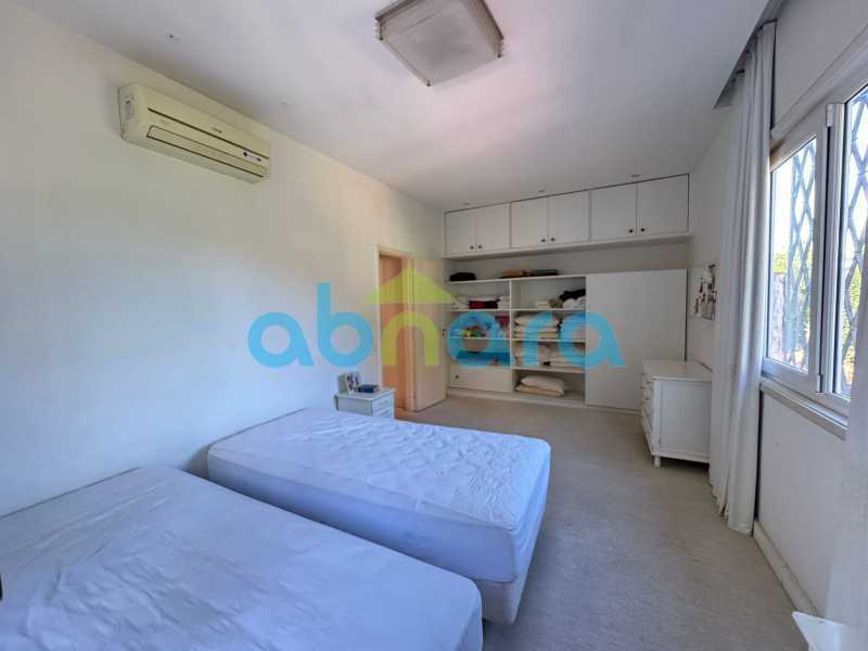 Casa à venda com 4 quartos, 452m² - Foto 25