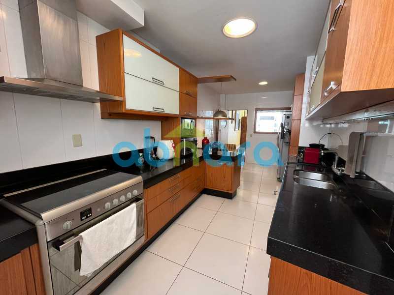 Apartamento à venda com 4 quartos, 220m² - Foto 18